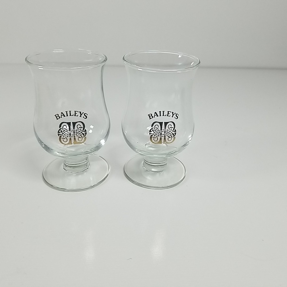 Vintage 2 Baileys Coffee  On The Rocks Stemmed Glasses Shot Glasses Gold Script